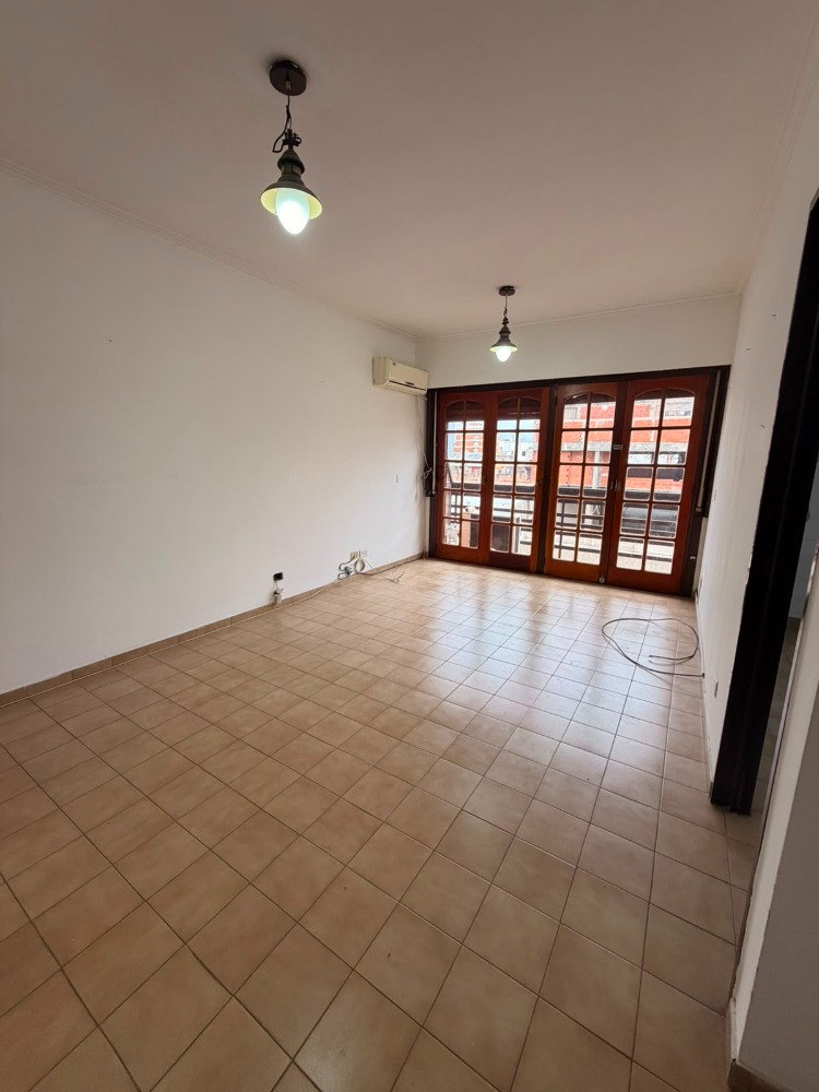 DEPTO 2 DORM CENTRO CON COCHERA
