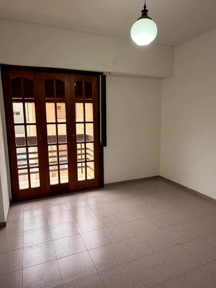 DEPTO 2 DORM CENTRO CON COCHERA