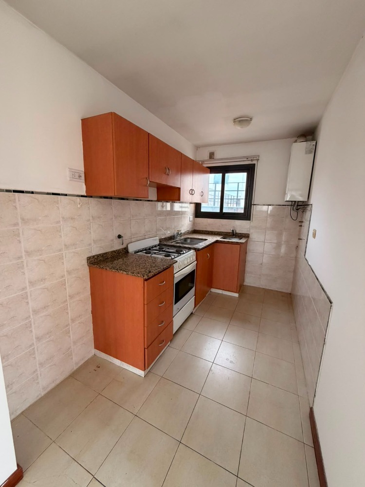 DEPTO CENTRO 2 DORM CON COCHERA