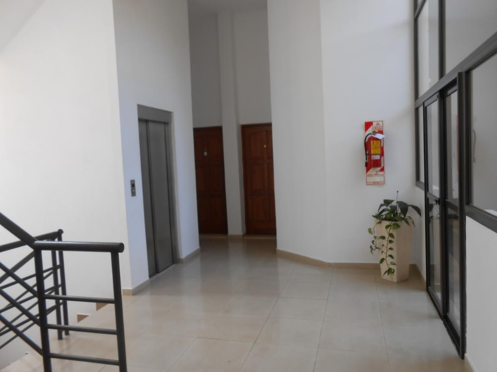 DEPTO CENTRO 2 DORM CON COCHERA