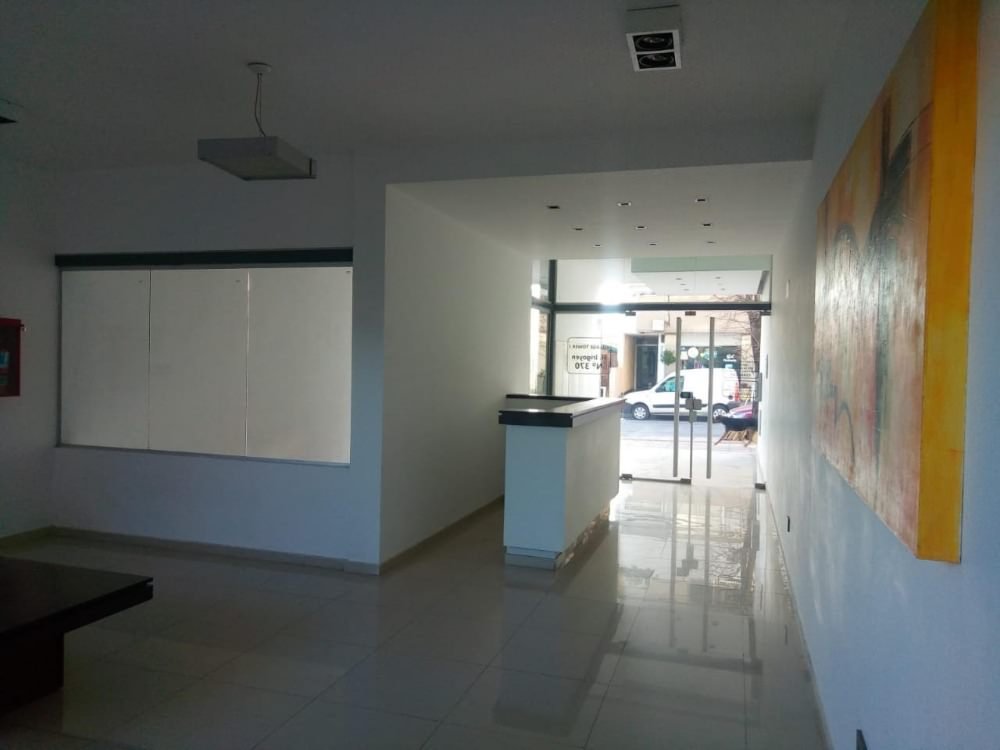 DEPARTAMENTO CON COCHERA Y PILETA