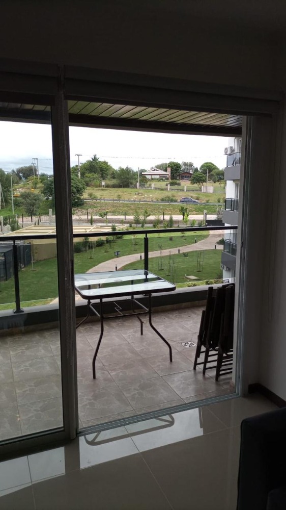 HERMOSO DPTO EN VENETO VILLAGE 