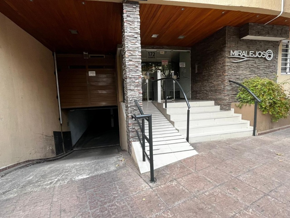 DEPARTAMENTO CENTRO COCHERA Y PILETA