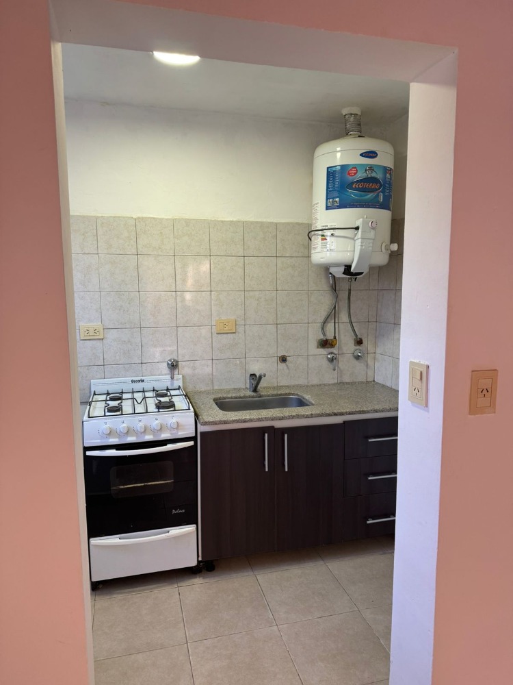 DUPLEX DE 2 DORMITORIOS CON COCHERA Y PILETA 