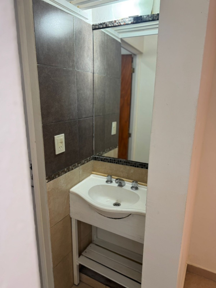 DUPLEX DE 2 DORMITORIOS CON COCHERA Y PILETA 