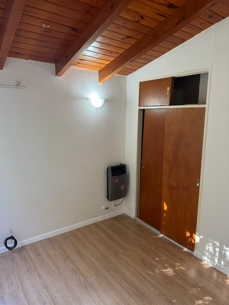 DUPLEX DE 2 DORMITORIOS CON COCHERA Y PILETA 
