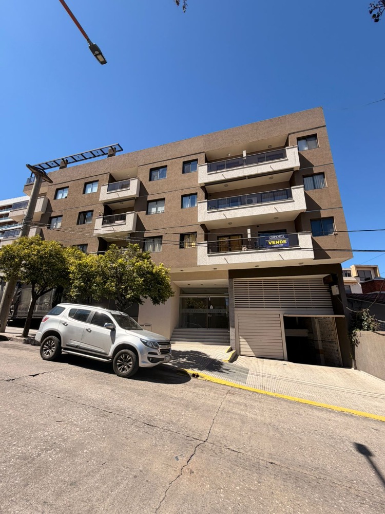 DEPARTAMENTRO CENTRO CON COCHERA