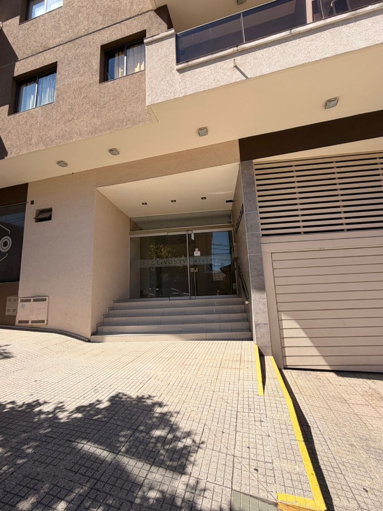 DEPARTAMENTRO CENTRO CON COCHERA
