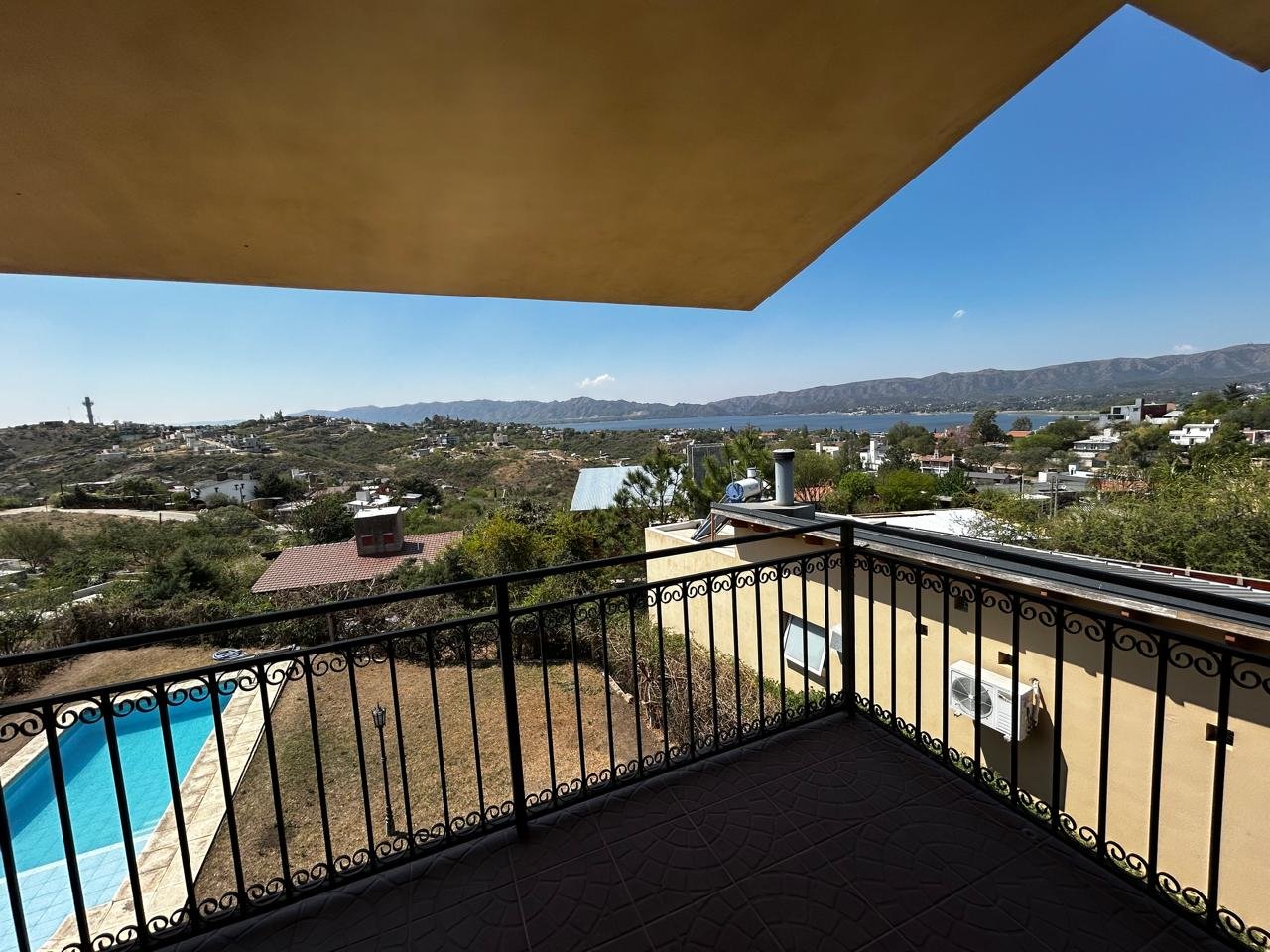CASA EN VILLA DEL LAGO
