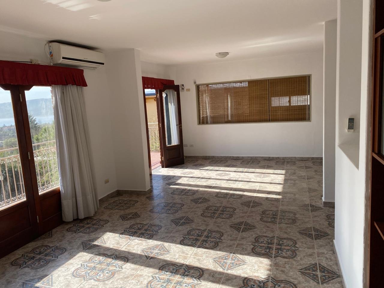 CASA EN VILLA DEL LAGO