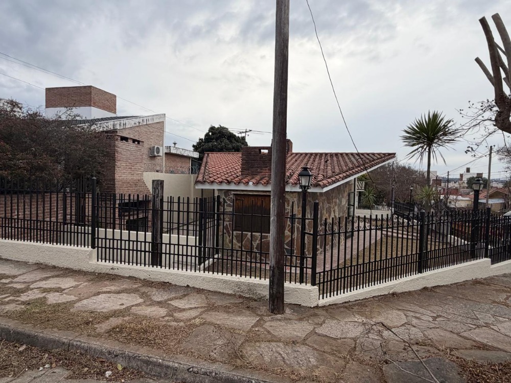 CASA Bº LA CUESTA 2 DORMITORIOS