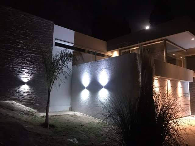 ESPECTACULAR PROPIEDAD EN VILLA DEL LAGO