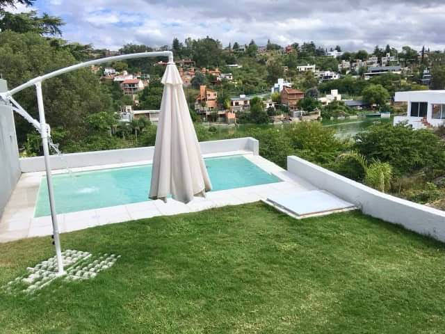 ESPECTACULAR PROPIEDAD EN VILLA DEL LAGO