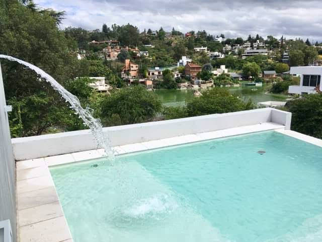 ESPECTACULAR PROPIEDAD EN VILLA DEL LAGO