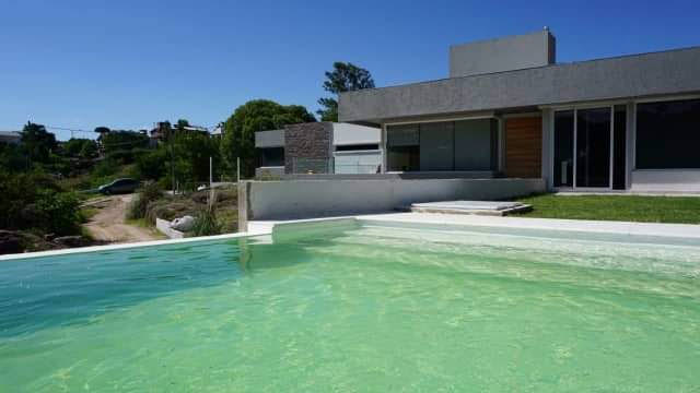 ESPECTACULAR PROPIEDAD EN VILLA DEL LAGO