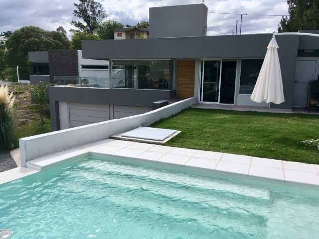 ESPECTACULAR PROPIEDAD EN VILLA DEL LAGO