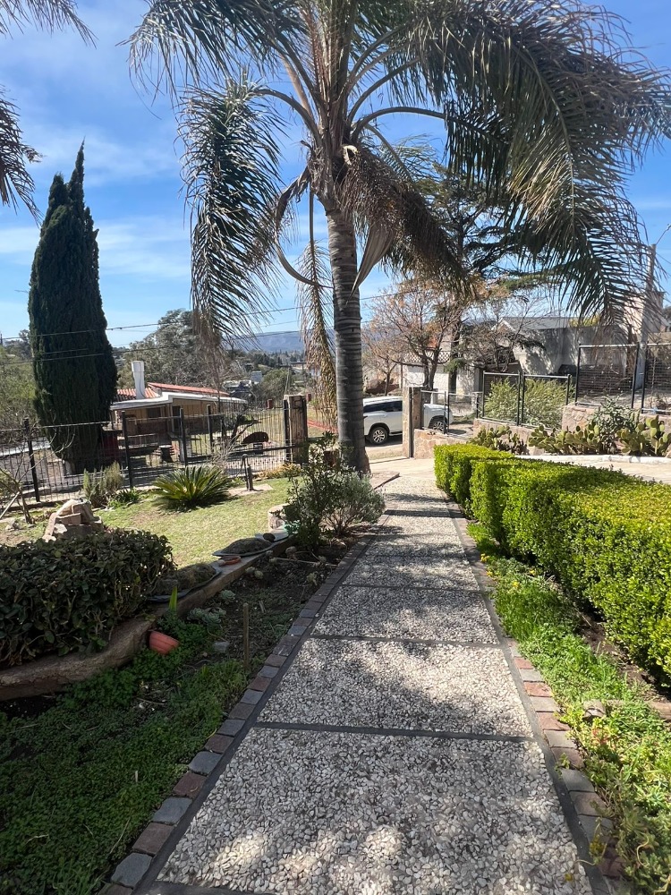 CASA CON PILETA VILLA DEL LAGO