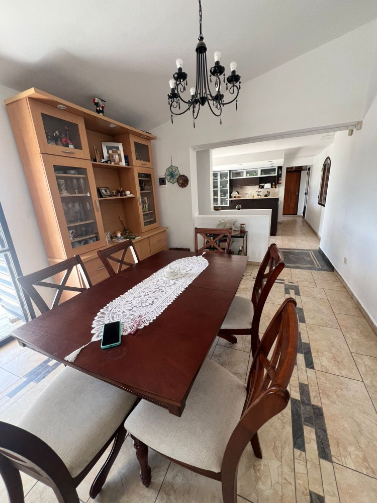 CASA CON PILETA VILLA DEL LAGO