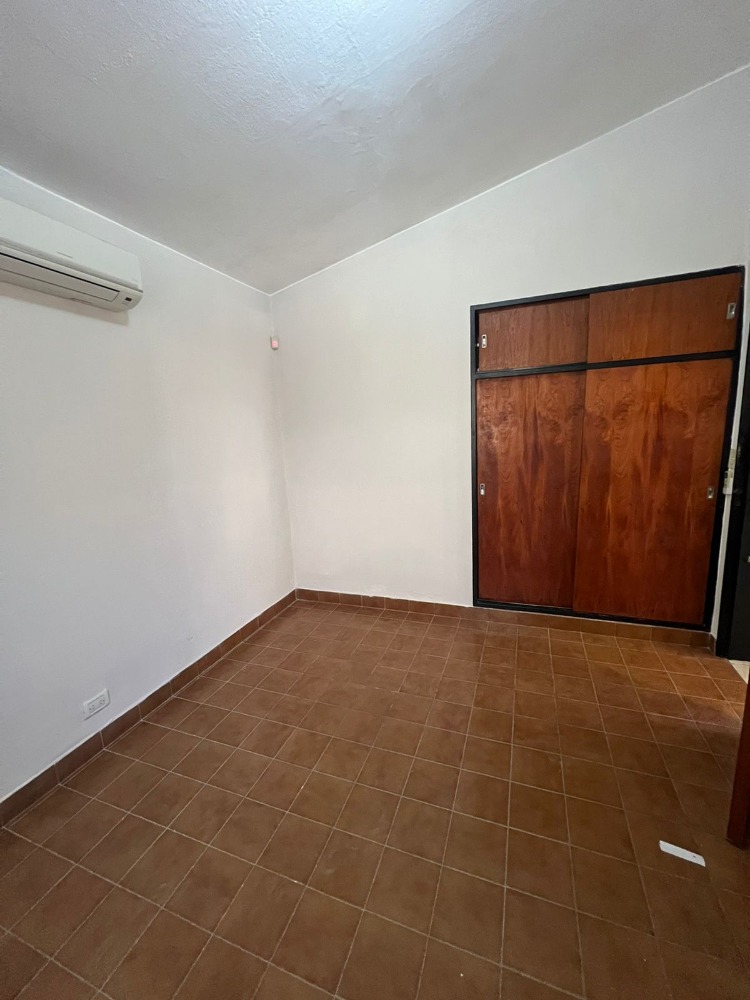 CASA CON PILETA VILLA DEL LAGO