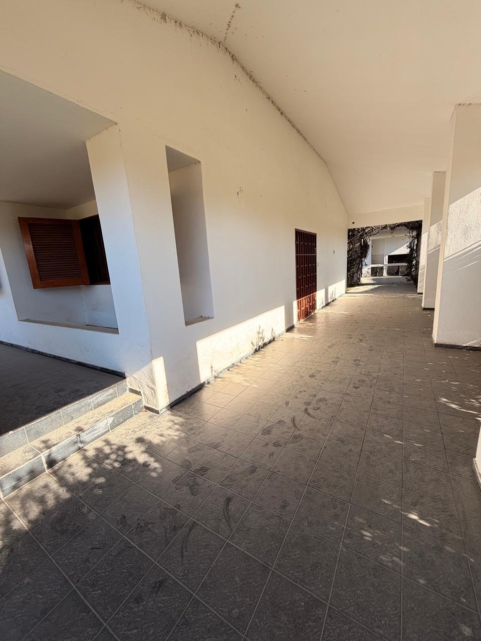 CASA CON PILETA FRENTE AL RIO