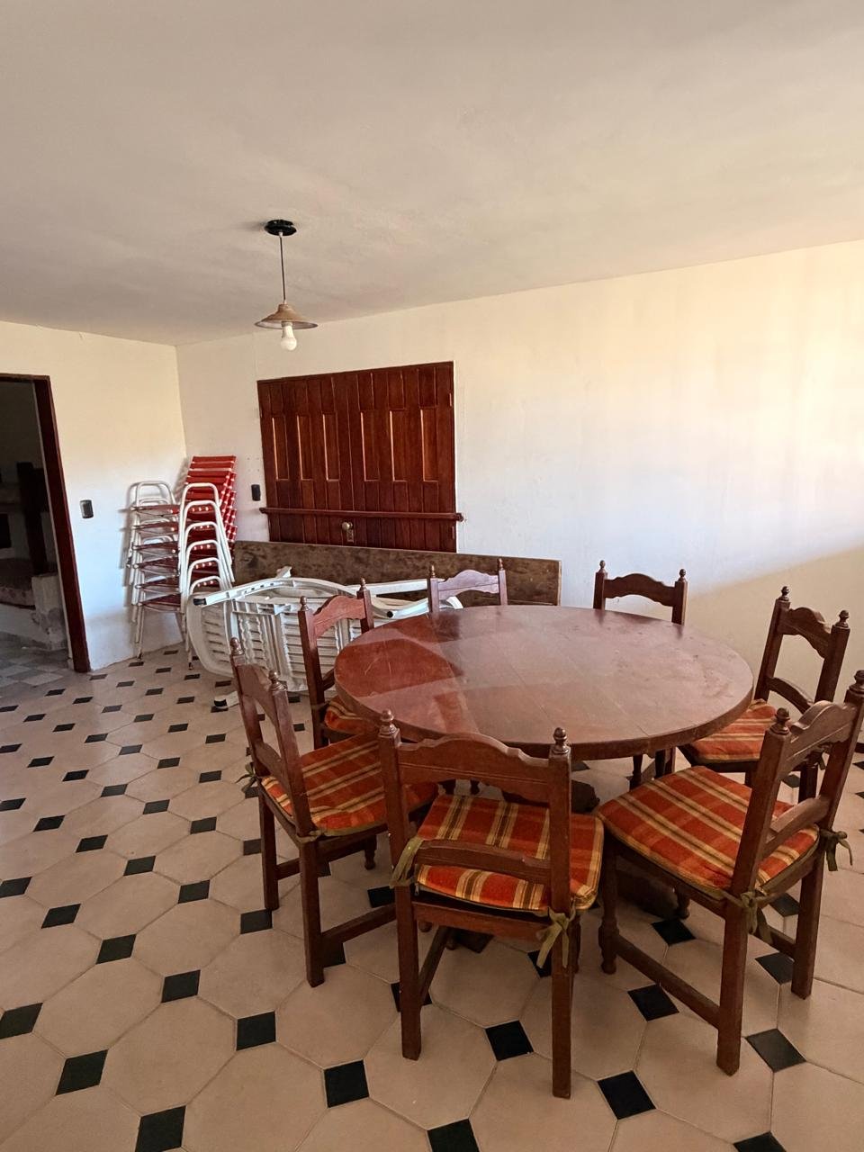 CASA CON PILETA FRENTE AL RIO