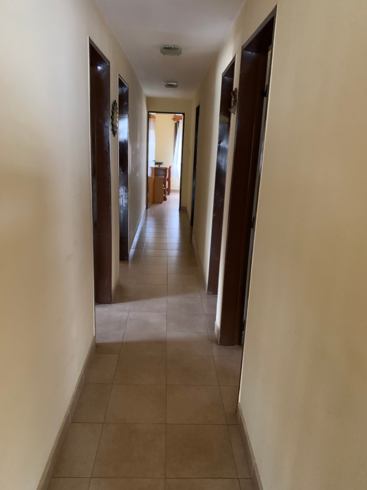CASA CON  PILETA, EXELENTE UBICACION 