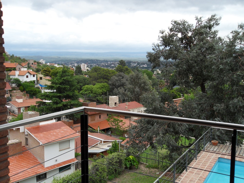 IMPORTANTE PROPIEDAD CON GRAN VISTA PANORÁMICA !!