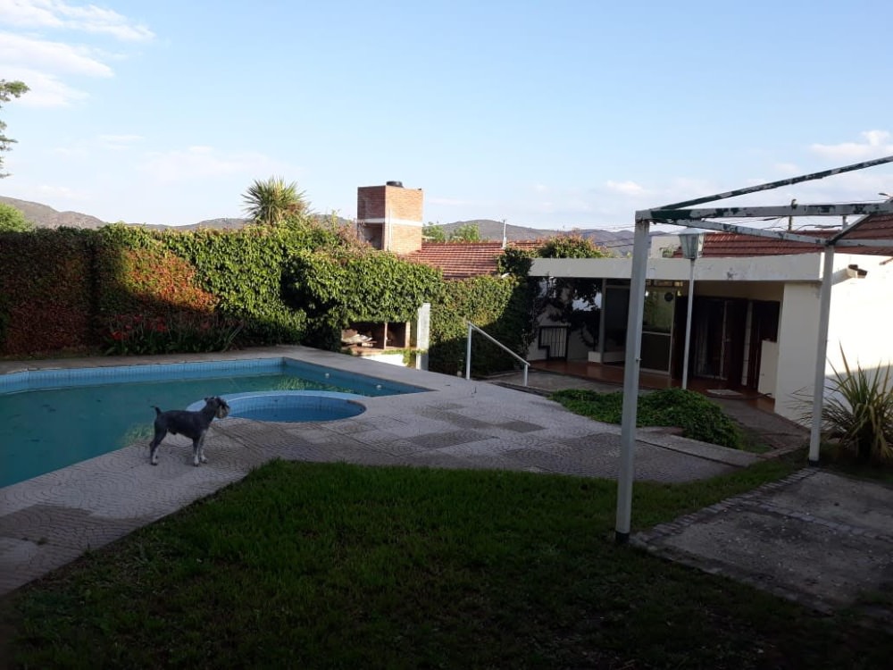 CHALET CON PILETA !!