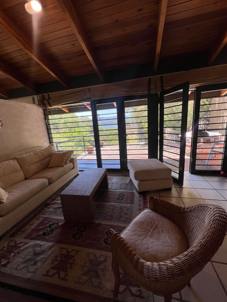 ESPECTACULAR CASA CON FONDO AL LAGO