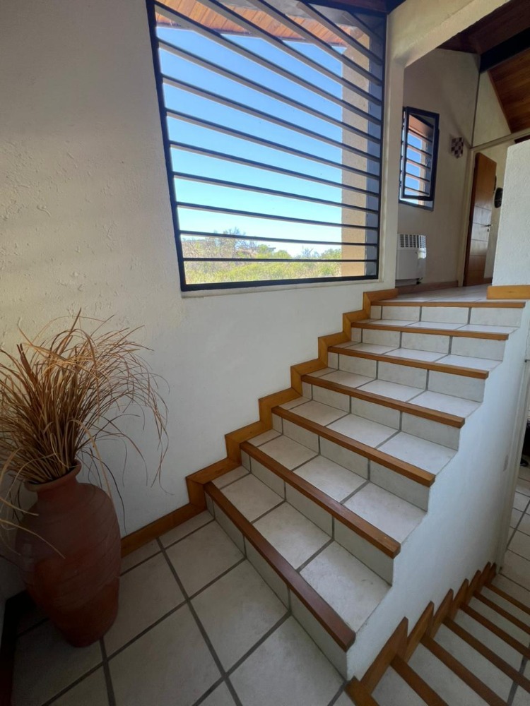 ESPECTACULAR CASA CON FONDO AL LAGO