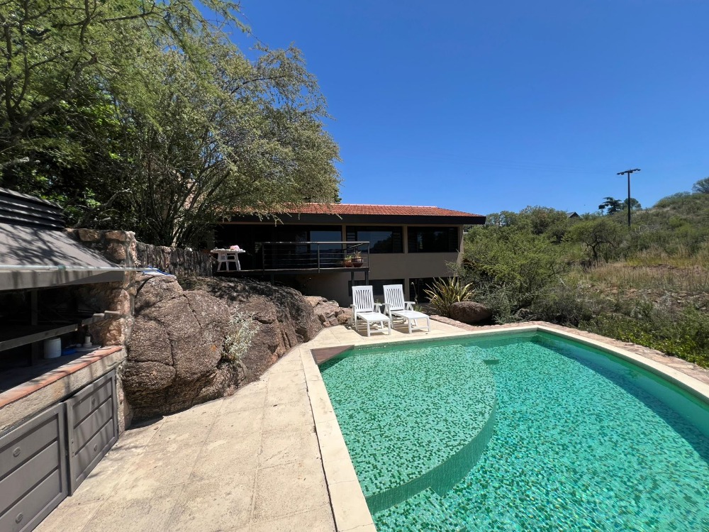 ESPECTACULAR CASA CON FONDO AL LAGO
