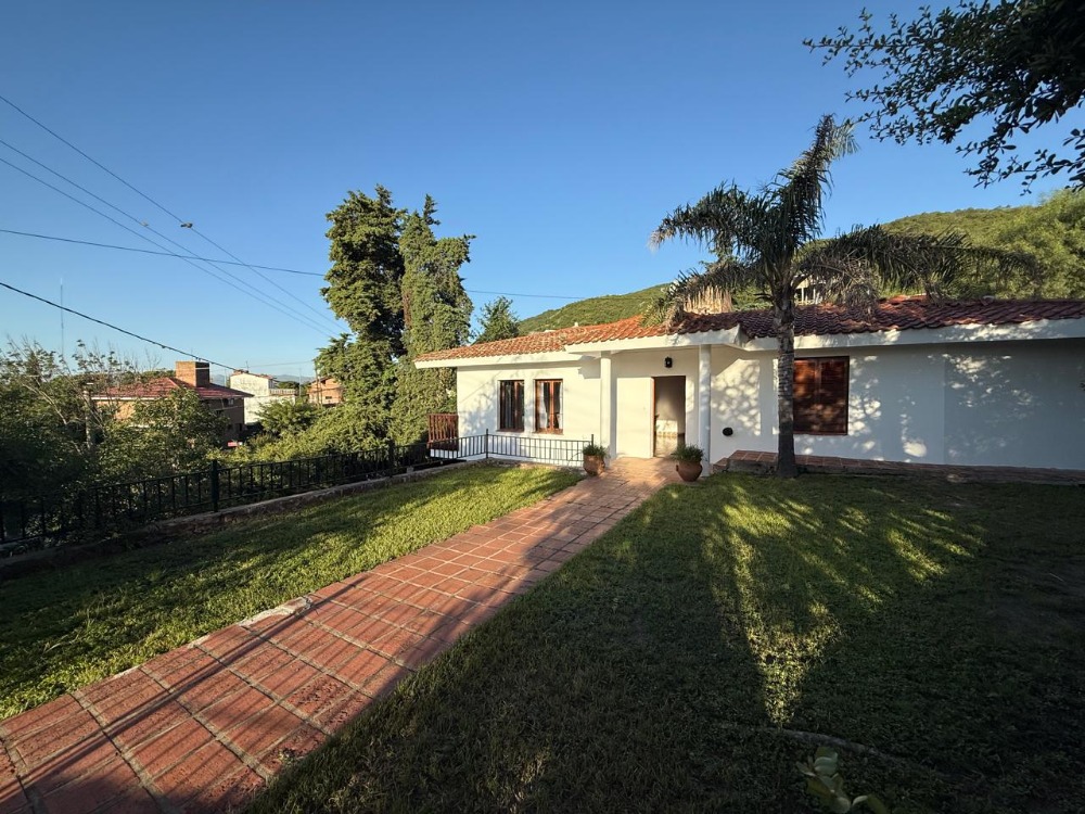 CASA + DEPTO 3 CUDRAS DEL CENTRO