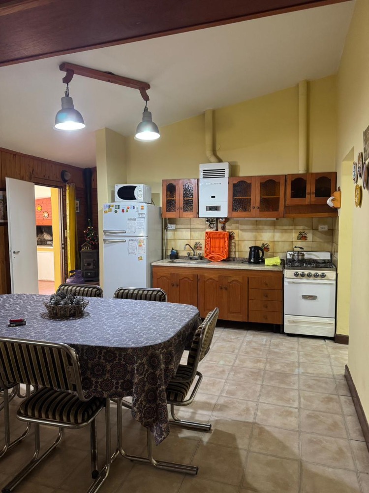 CASA + 2 CABAÑAS CON PILETA