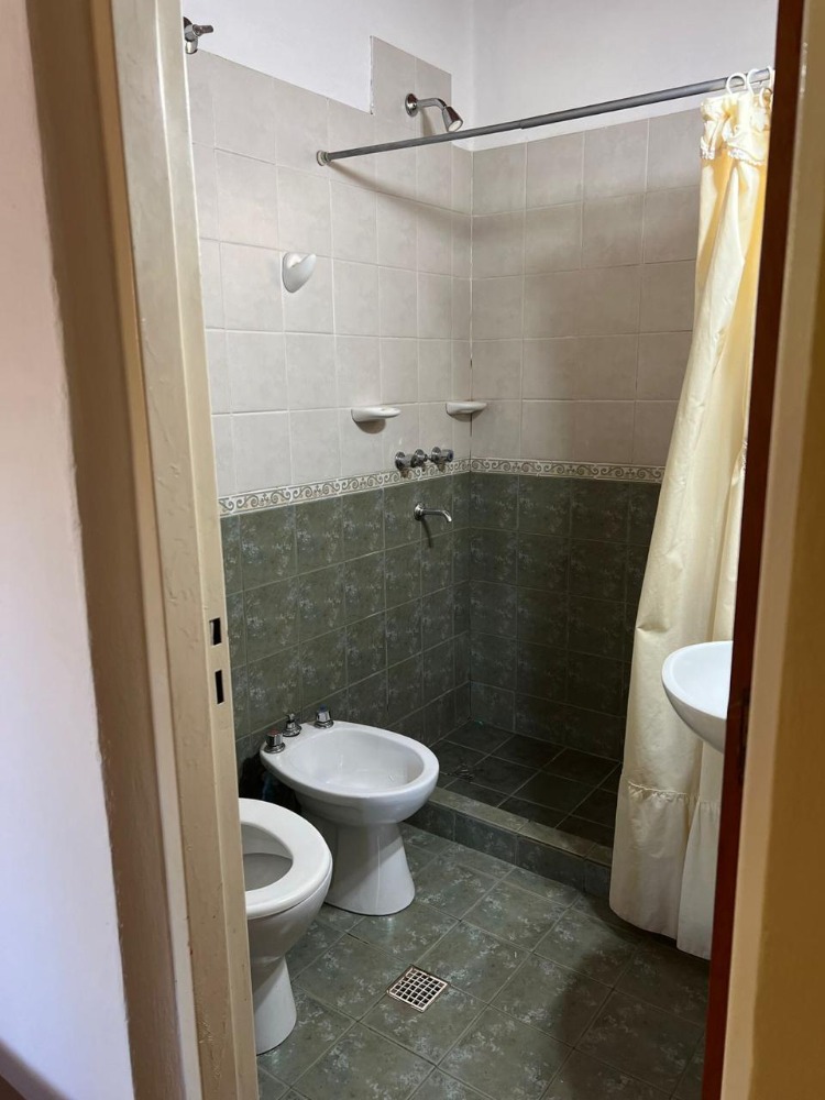 CASA + 2 CABAÑAS CON PILETA