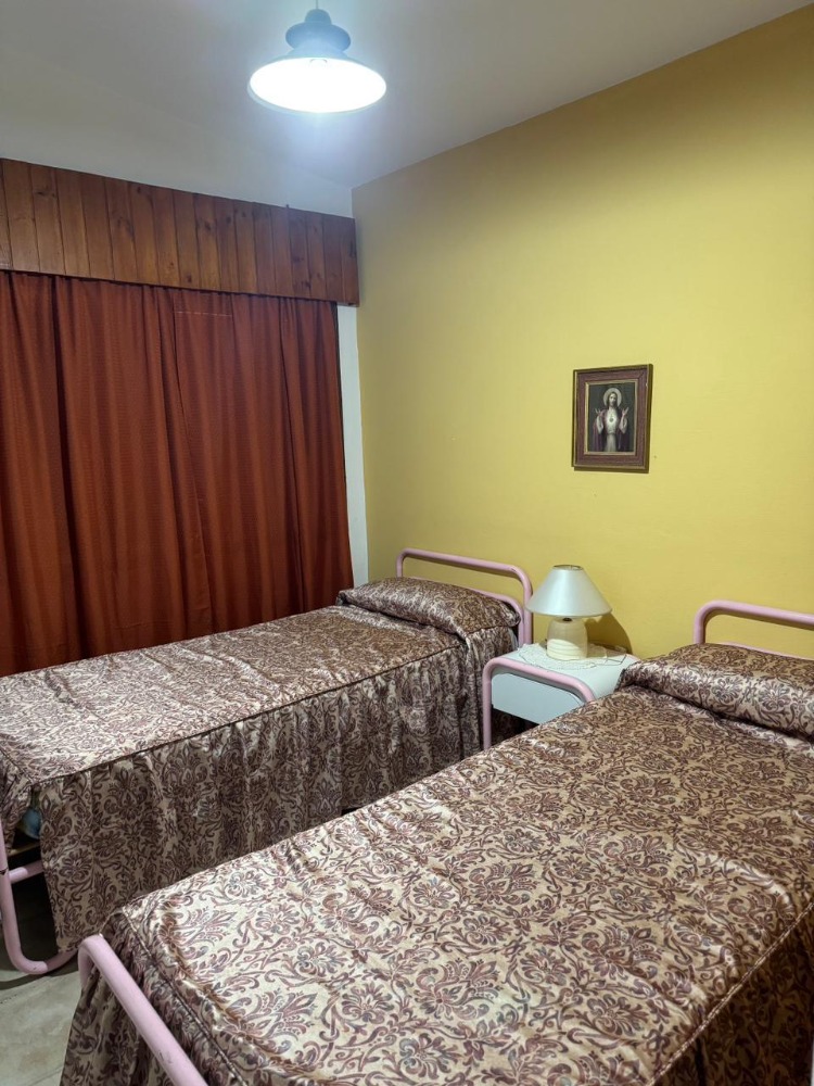 CASA + 2 CABAÑAS CON PILETA