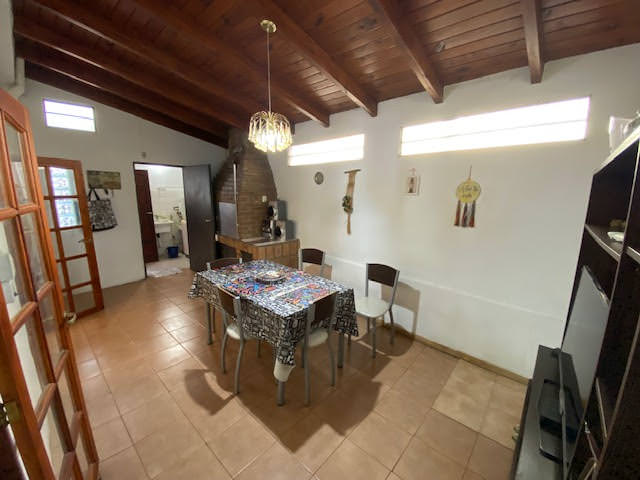 CHALET INTERNO DE 2 DORMITORIOS CON QUINCHO !!