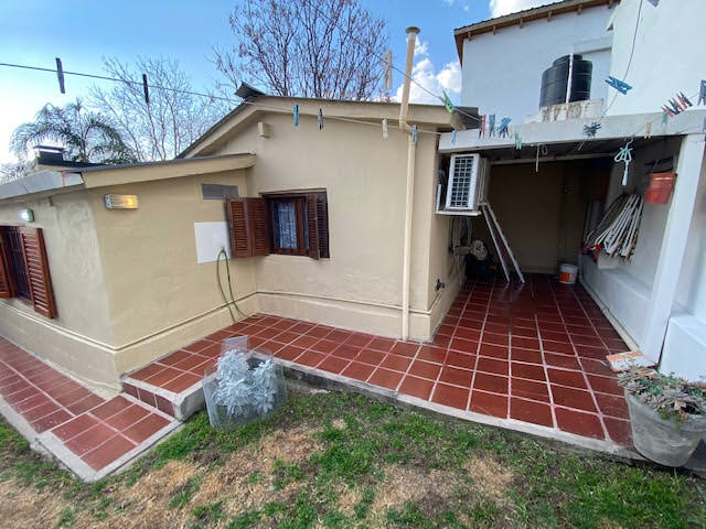CHALET INTERNO DE 2 DORMITORIOS CON QUINCHO !!