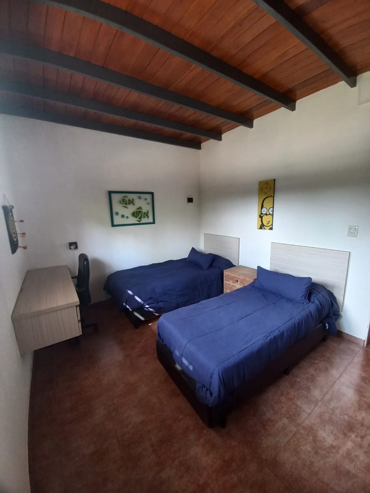 HERMOSA CASA EN PARQUE SIQUIMAN