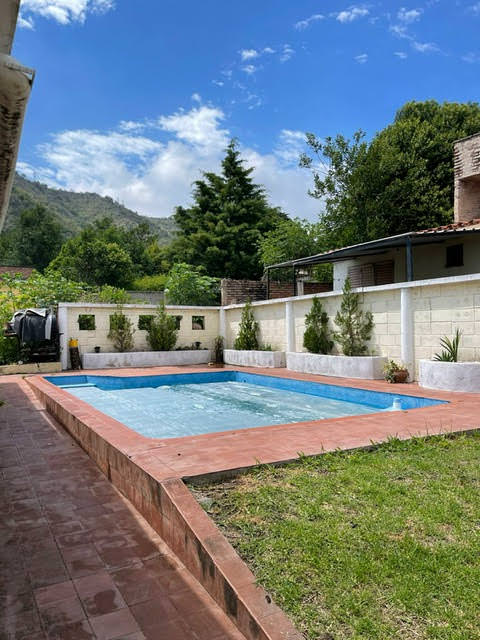 CASA CON PILETA