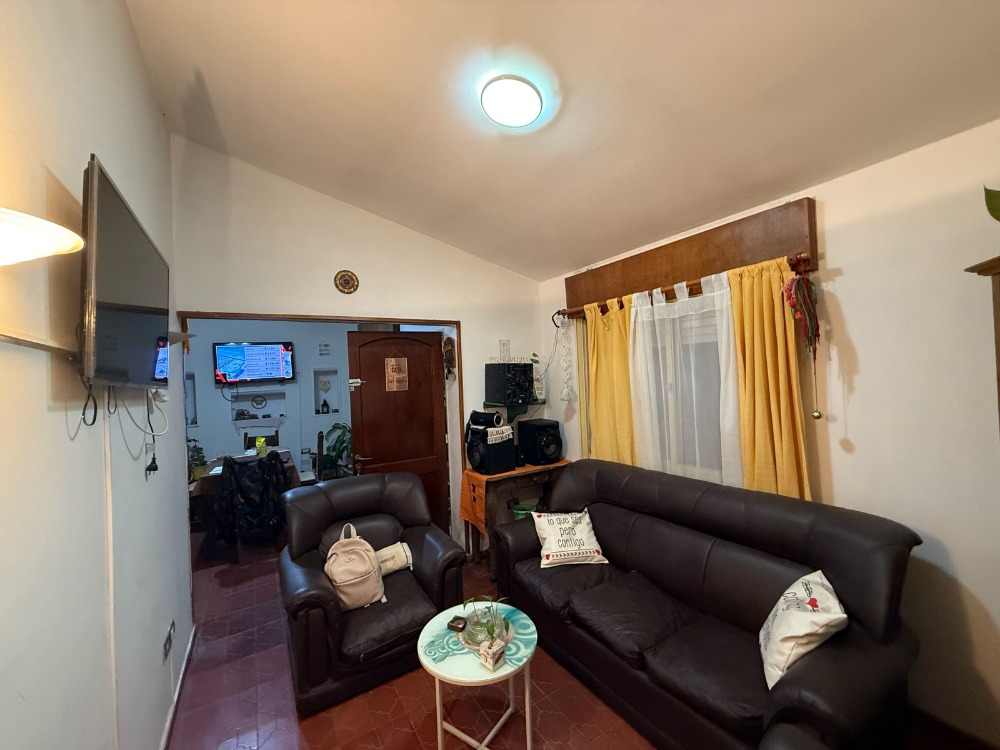 CASA CON PILETA