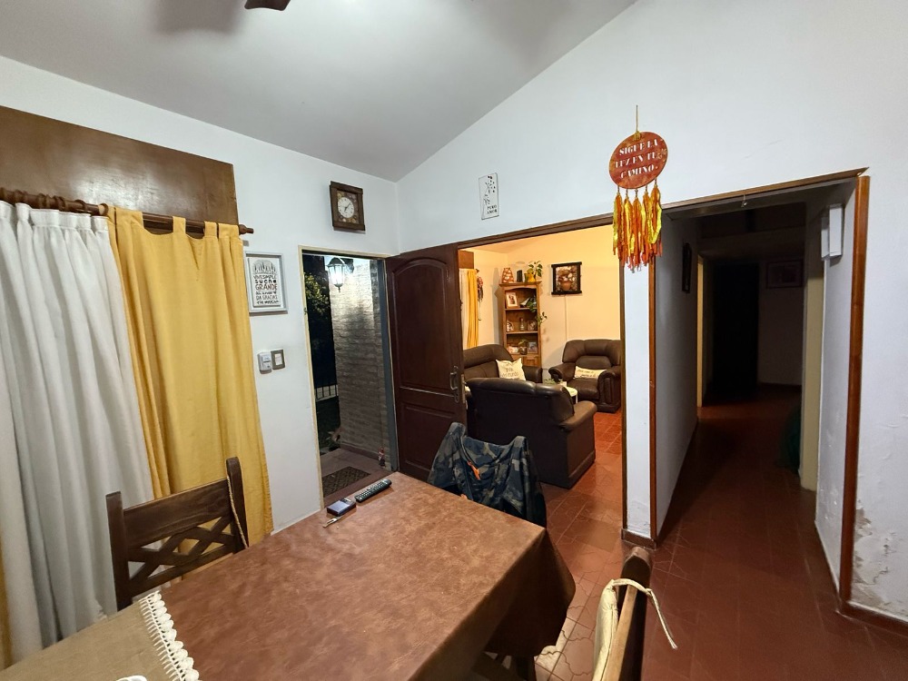 CASA CON PILETA