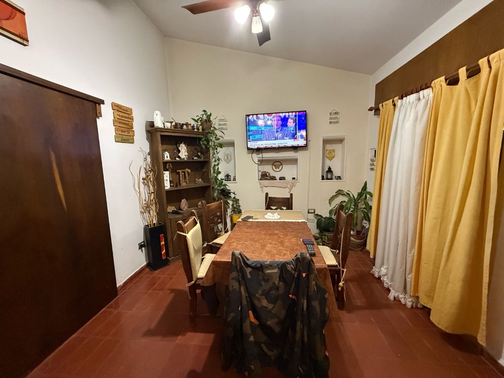 CASA CON PILETA