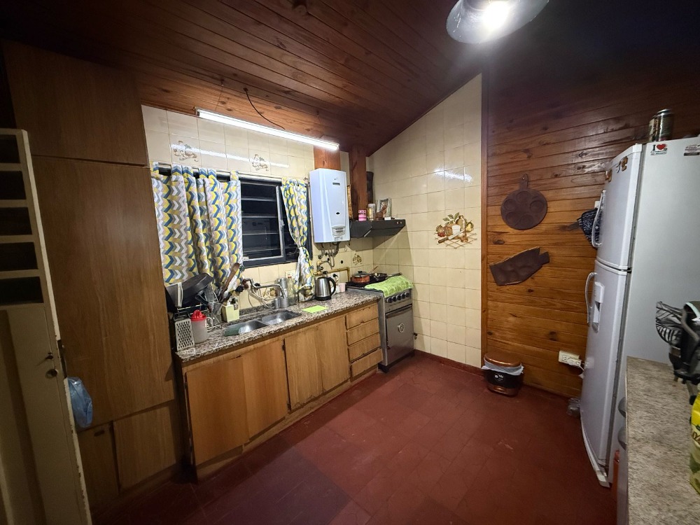 CASA CON PILETA