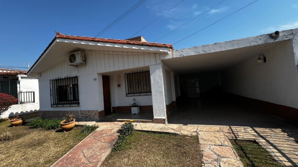 CASA + DEPARTAMENTO