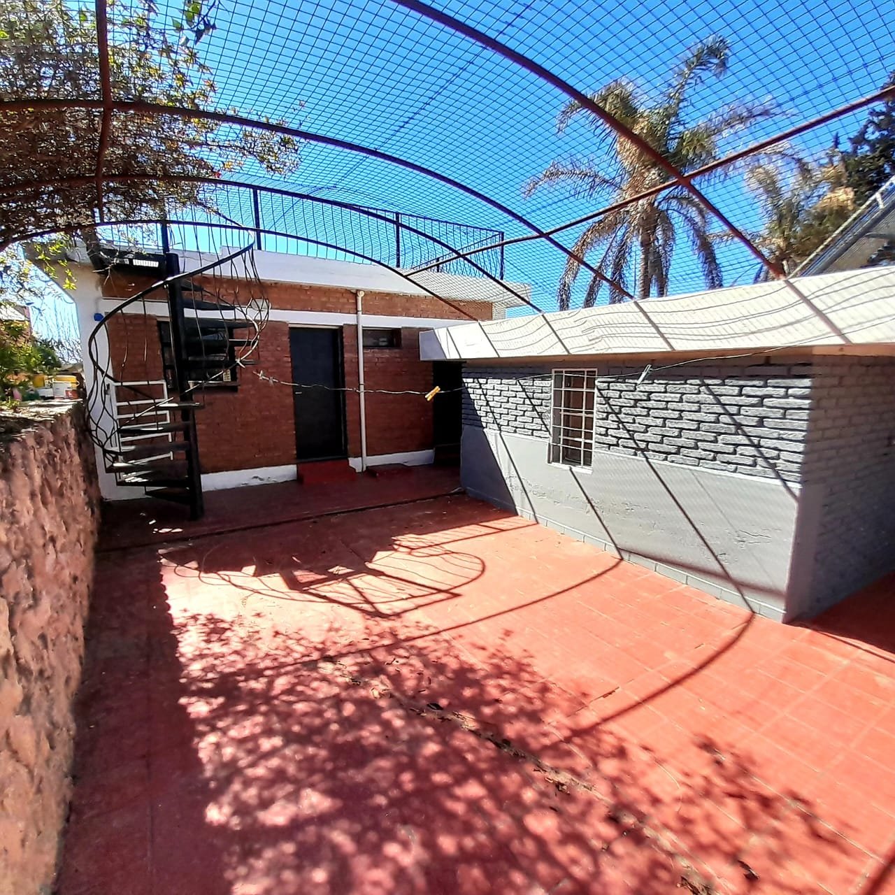 CASA CON PILETTA Y VISTA