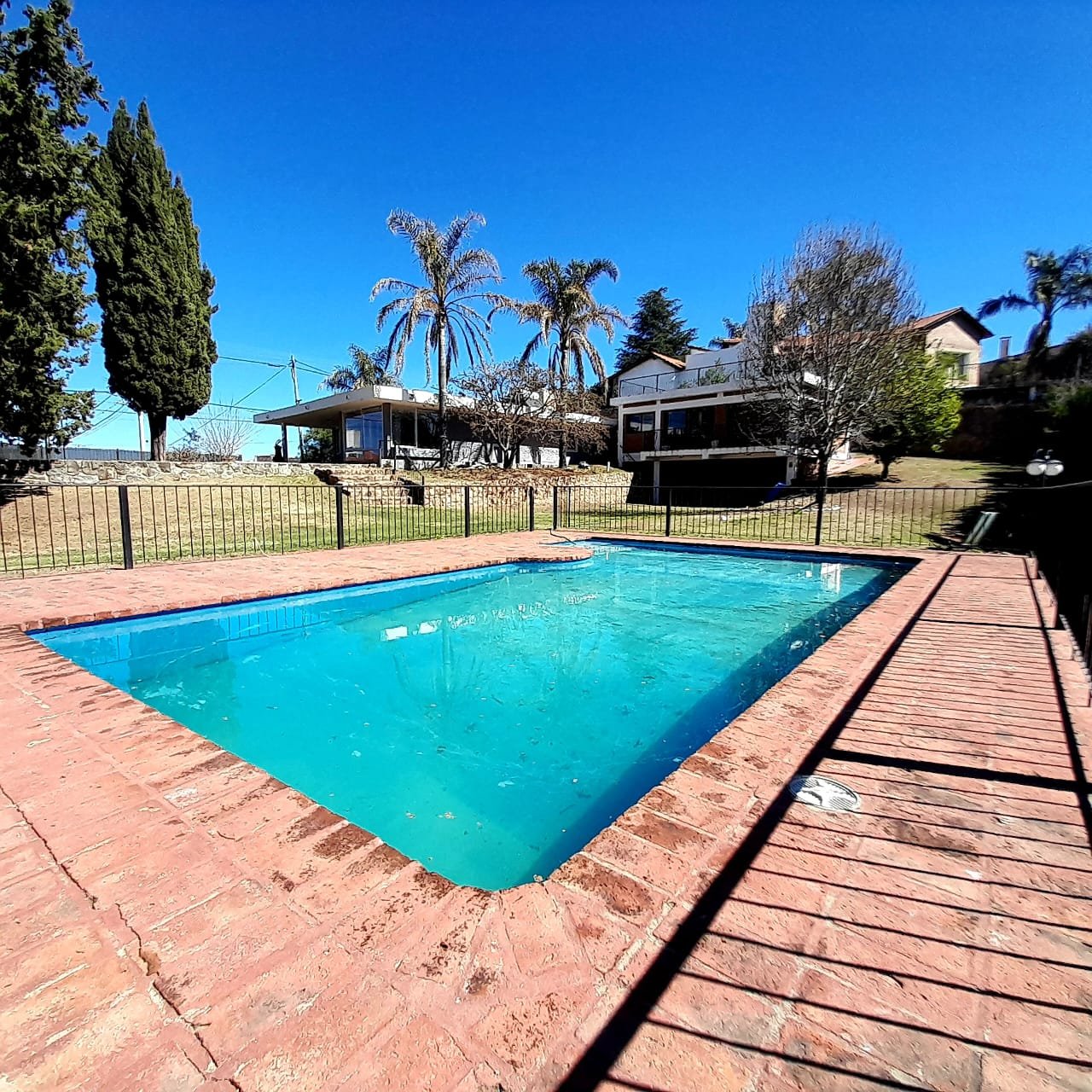 CASA CON PILETTA Y VISTA