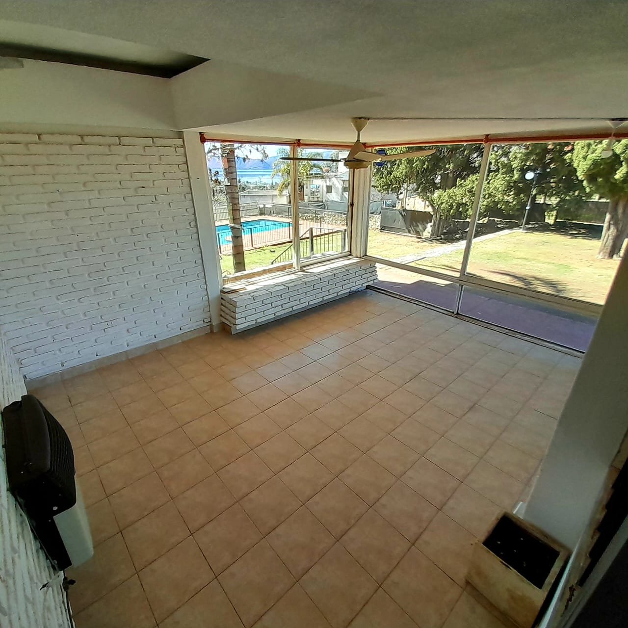 CASA CON PILETTA Y VISTA