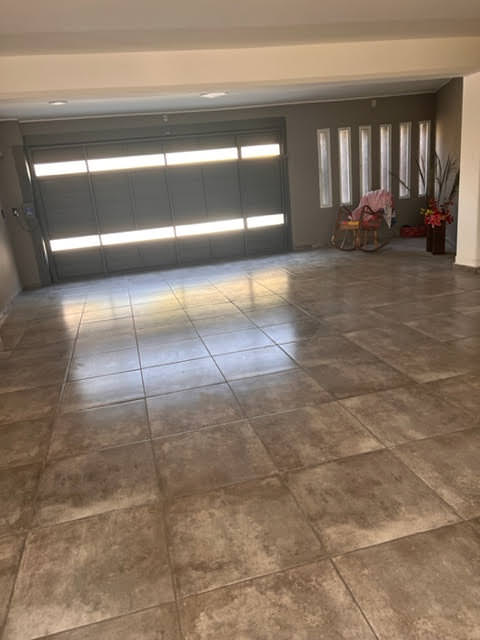 CASA DE CATEGORIA DE 1 PLANTA Y GRAN JARDIN 