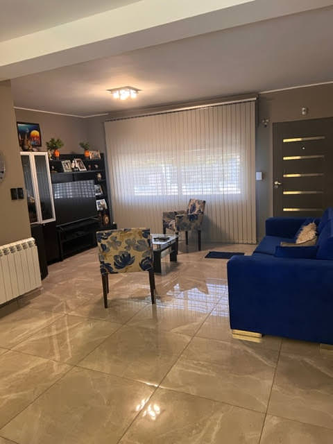 CASA DE CATEGORIA DE 1 PLANTA Y GRAN JARDIN 