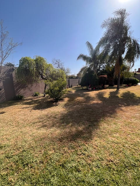 CASA DE CATEGORIA DE 1 PLANTA Y GRAN JARDIN 